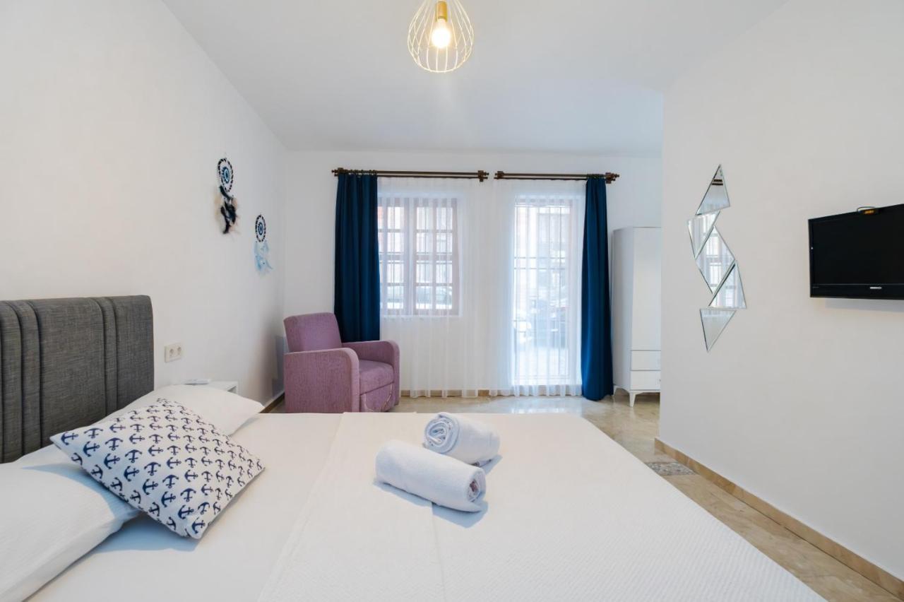 Mel Town Bed and Breakfast Antalia Esterno foto