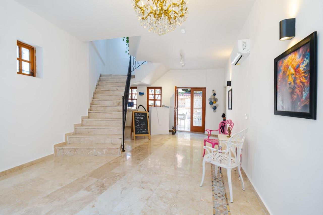 Mel Town Bed and Breakfast Antalia Esterno foto