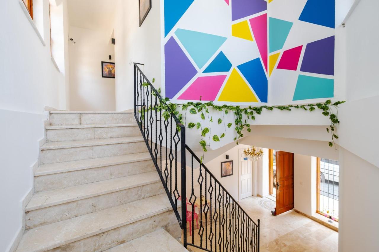 Mel Town Bed and Breakfast Antalia Esterno foto